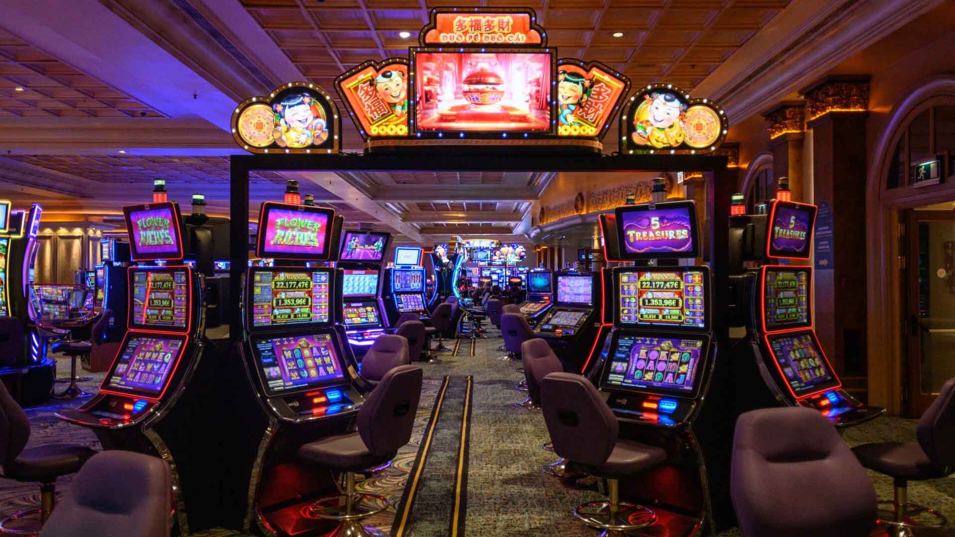 Pesona Wanita Mewah dalam Dunia Poker